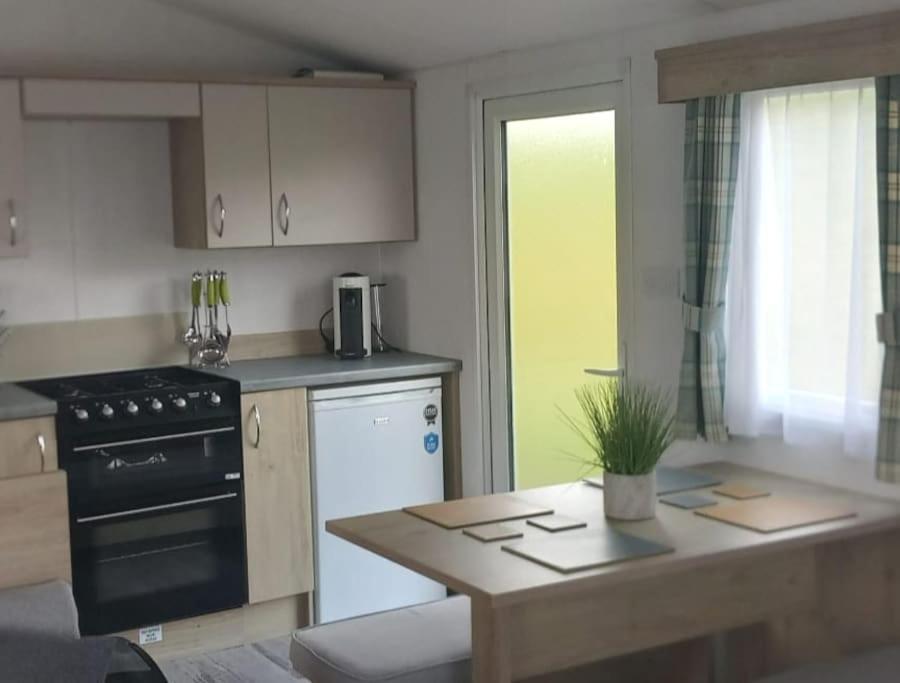 Sea Breeze, Modern, Cosy Holiday Home Haverigg Exterior photo